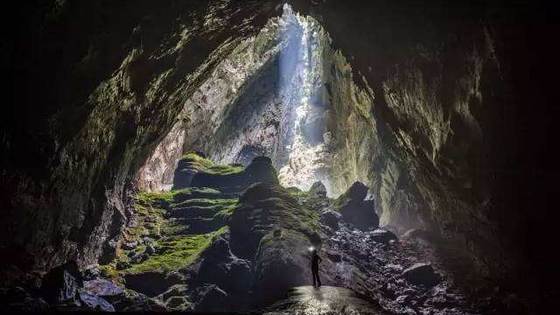 韩松洞新发现！洞穴比纽约大 水下隧道深不可测
