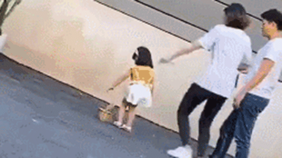 “童模被脚踹”涉事母亲道歉：无伤害之意 已遭网络暴力