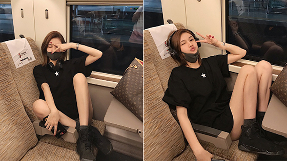 女网红列车上踩座位拍照遭狂骂：谢谢你们免费帮我上热门