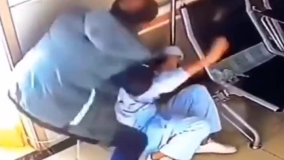 广州医院患者疯狂殴打女护士：我心情不好 就打了人