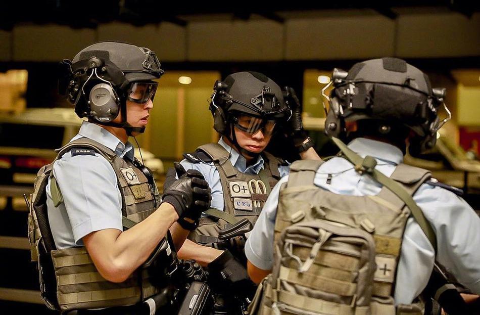 香港警方举行反恐演习 装备高大上堪比特种部队