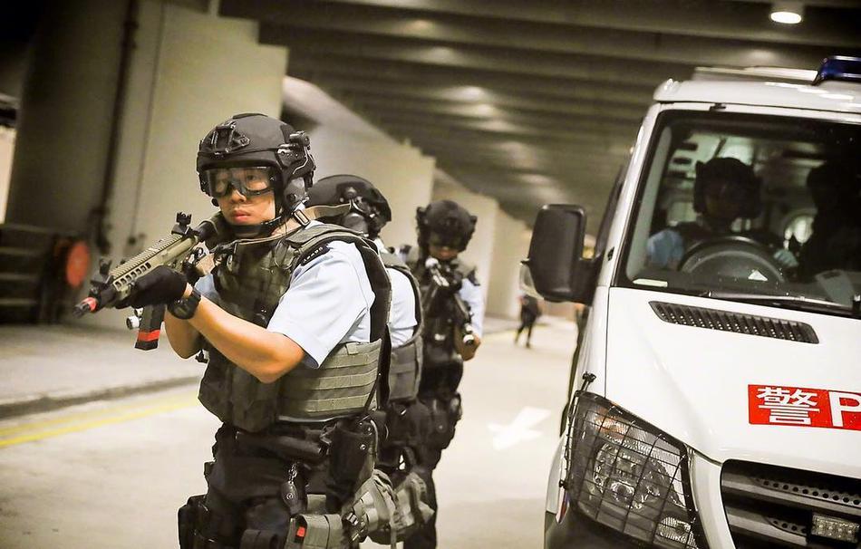 香港警方举行反恐演习 装备高大上堪比特种部队