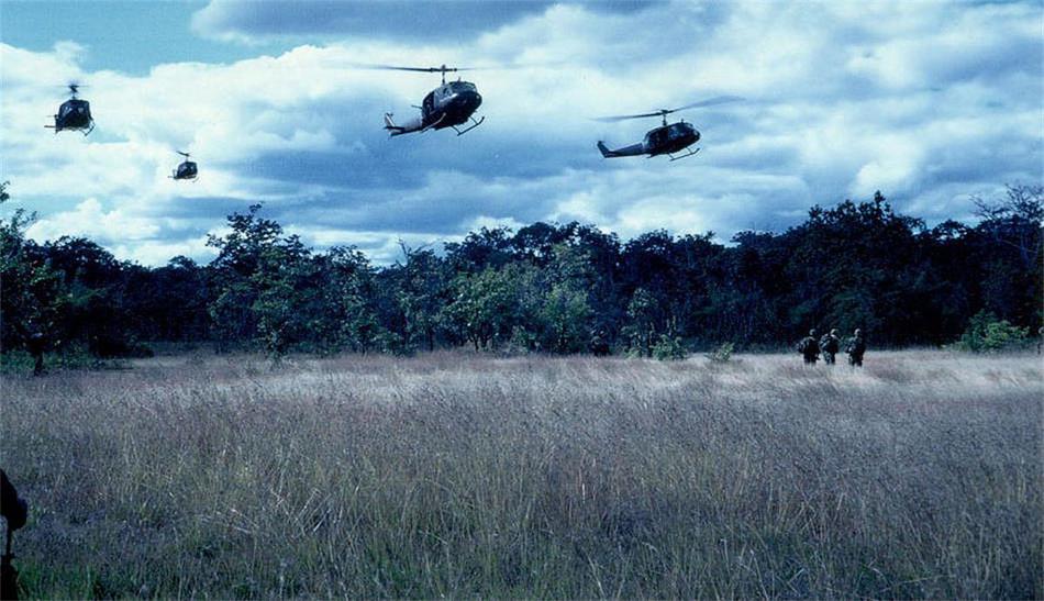 老照片:越战期间美越军队对波来古地区的扫荡