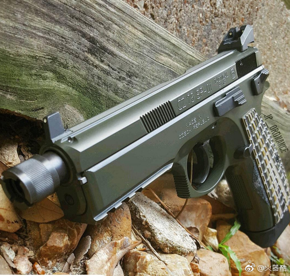 cz75 sp01战术版:酷炫手枪