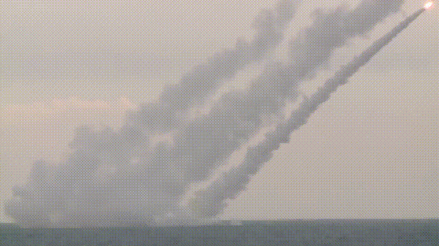 棒打IS！动图展示俄潜艇连射巡航导弹命中目标