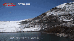 驻守中印边界前线！我军边防军人咬口雪球下咽