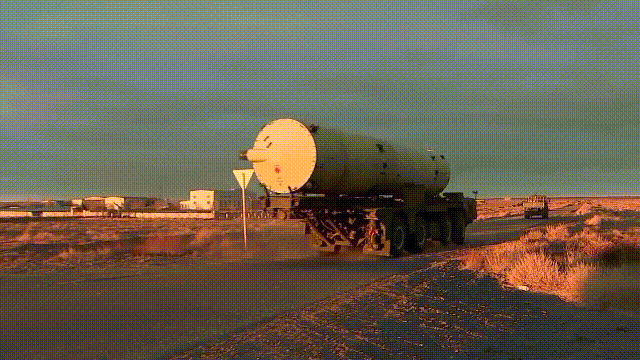 外形似大油罐！俄试射全新反导系统场面震撼