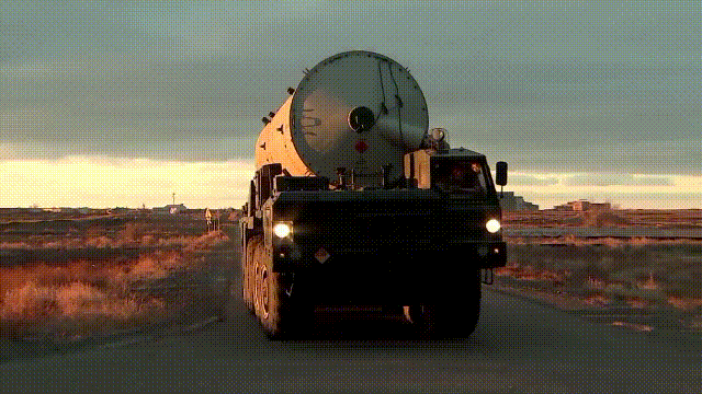 外形似大油罐！俄试射全新反导系统场面震撼