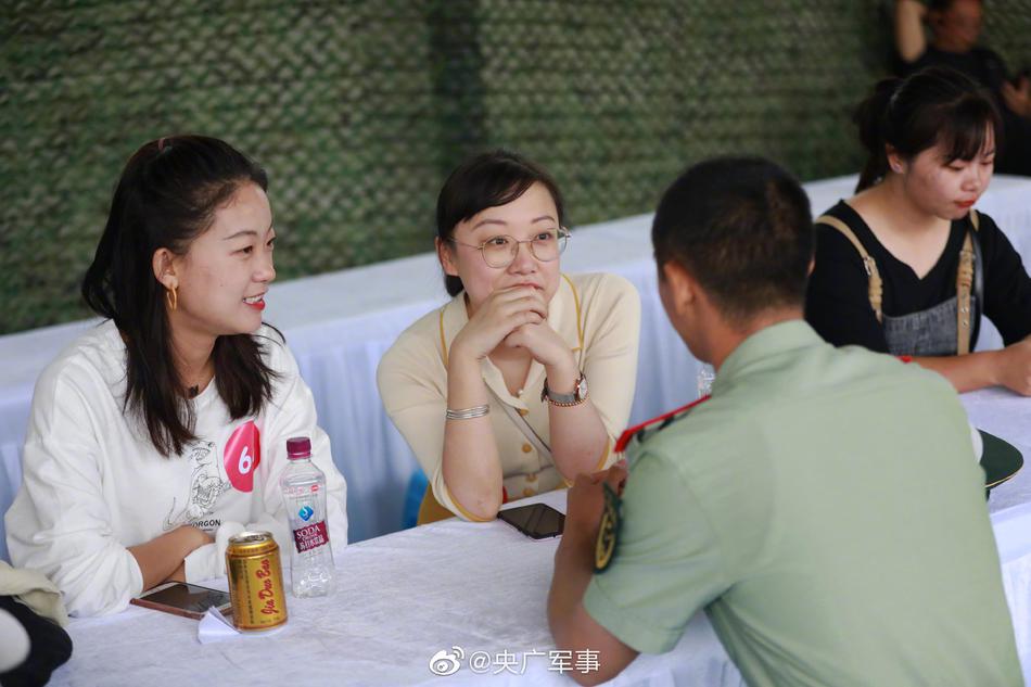 排队等分配到武警军营相亲是种什么体验