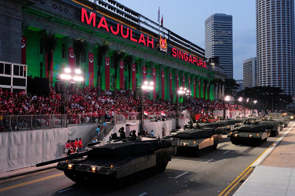 东南亚最强?新加坡举行大阅兵展示陆海空新锐装备_高清图集_新浪网