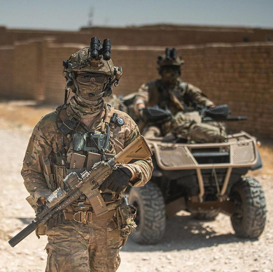 满配单兵装备:特种兵一身高科技越来越科幻了