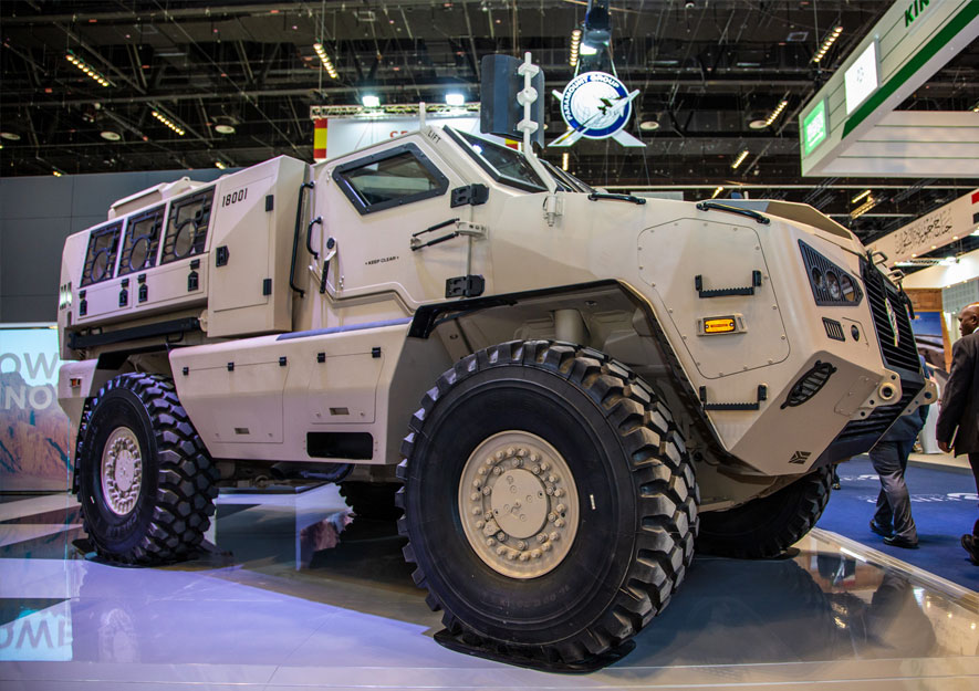 体格很敦实!南非自研新型装甲车首现阿布扎比防务展