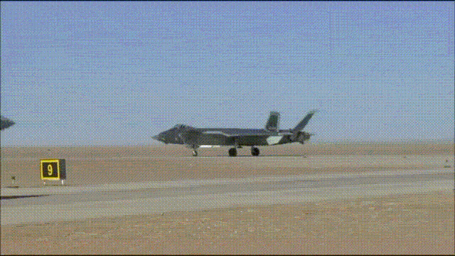 战力堪称亚洲第一！我军歼20新照曝光割裂迷彩夺目