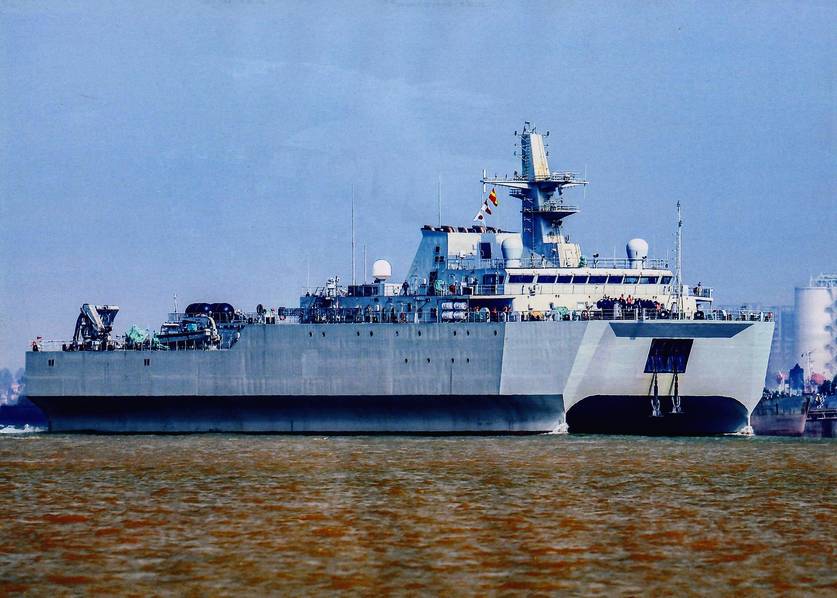 中国海军一神秘新舰试航!将成美日潜艇克星