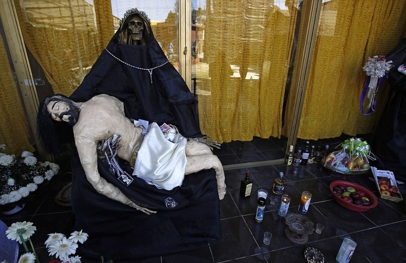 墨西哥"死亡圣神"骷髅白骨手持镰刀