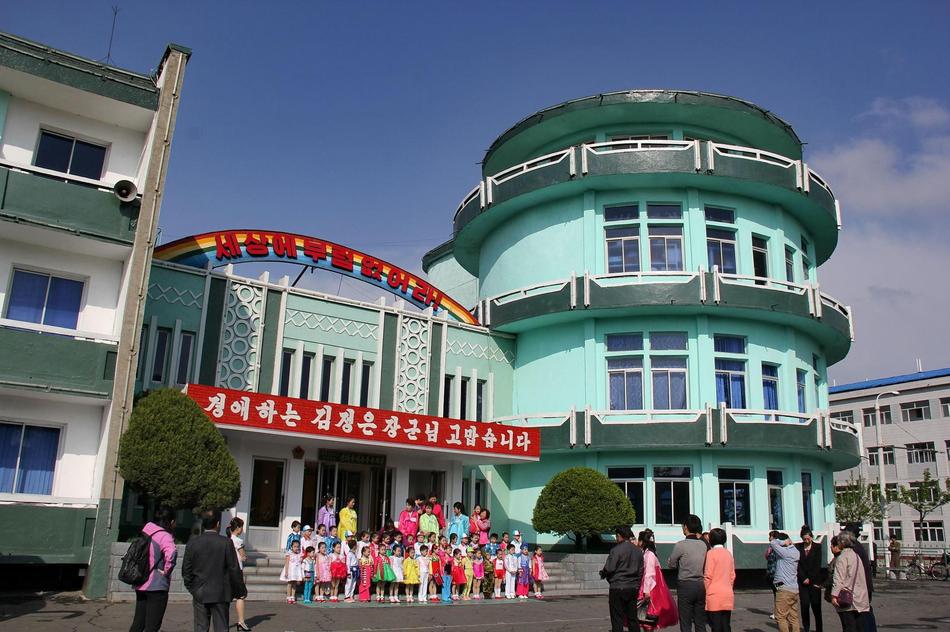 朝鲜最好的幼儿园动车模型是镇校之宝