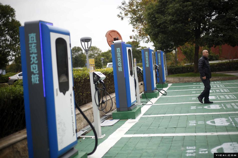 上海建成国内最大光伏充电站