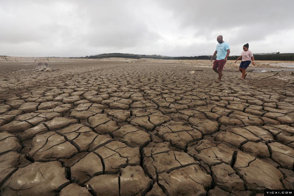 南非宣布干旱进入国家灾难状态 大坝周围几近干涸