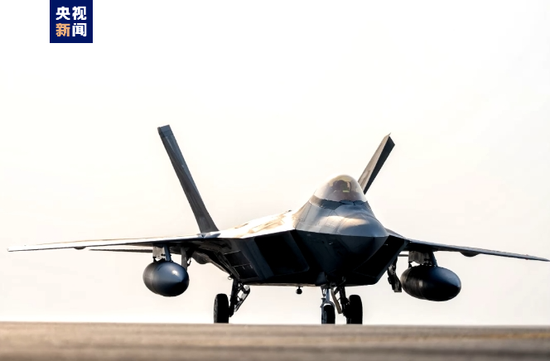 伊朗再军演 美部署F-22 谈判前夕美伊加紧“排兵布阵”