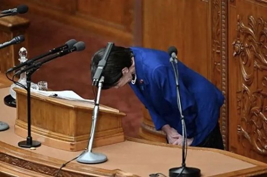 高市早苗欲重选一把，这是怎样的豪赌？