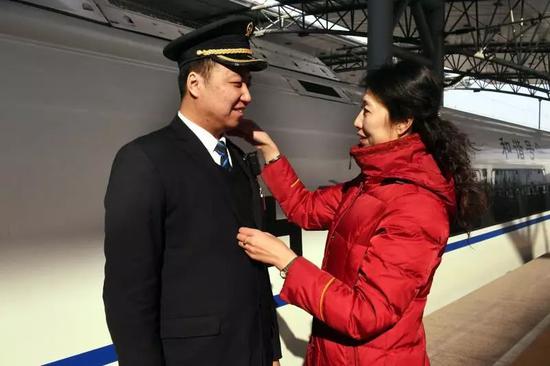 赵荣图片:想了解铁路提速史?他们家就能说清楚