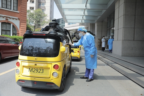 自动配送车上海保供又一站：落地瑞金医院运送核酸样本