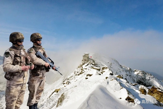 亿万网友见证詹娘舍哨所官兵风雪中守卫祖国边防线