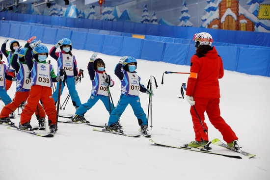  △北京冬奥会带动三亿人参与冰雪运动。