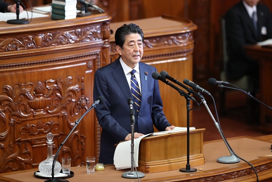 日本前首相安倍晋三参拜靖国神社遭韩国批评