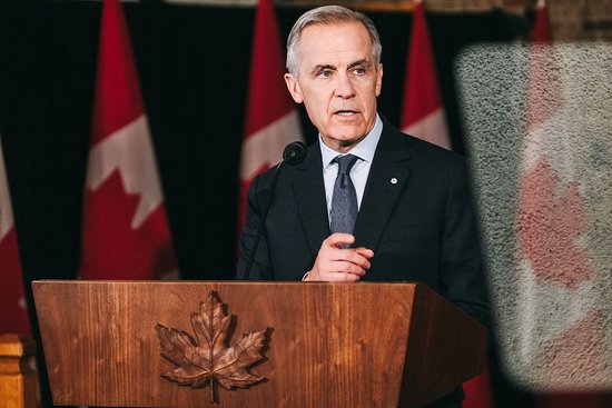 隔空喊话升级！美国就加税发出新威胁，卡尼呼吁加拿大人“购买国货”