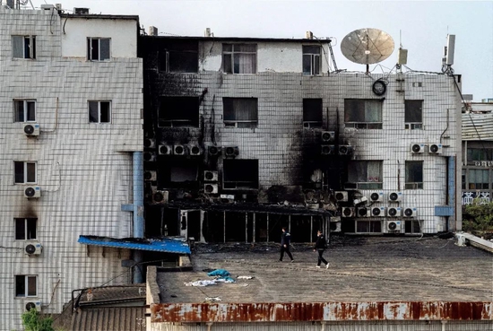 4月19日,北京丰台区长峰医院火灾后现场.图/视觉中国