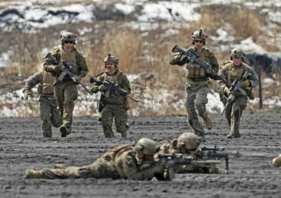 驻日美军在日演习。图源：共同社