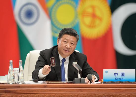  2018年6月10日，上海合作组织成员国元首理事会第十八次会议在青岛举行。习近平主持会议并发表讲话。