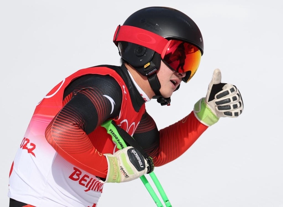 2月7日，中国选手徐铭甫在比赛中。新华社记者陈斌摄