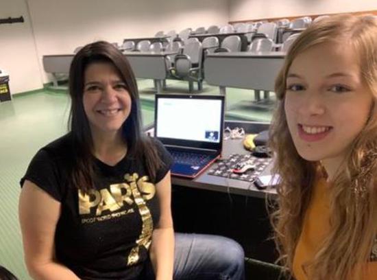 教授|女教授染新冠上课中咳嗽至死!学生目睹全过程