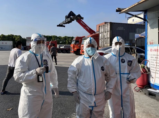 外高桥一核酸检测点接群众报警称外高桥港区派出所边防和港航公安分局