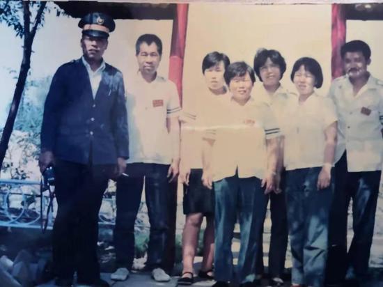 赵荣图片:想了解铁路提速史?他们家就能说清楚