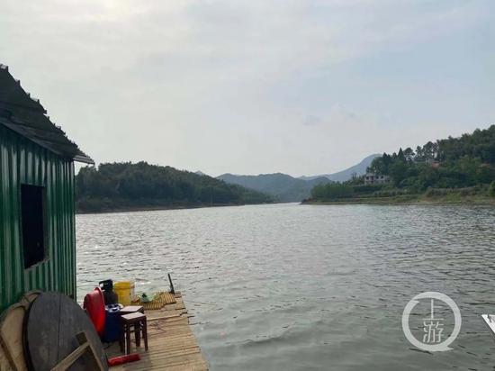  5月4日下午4名死者乘快艇之前，在杨某经营的“湖上餐馆”就餐。/受访者供图