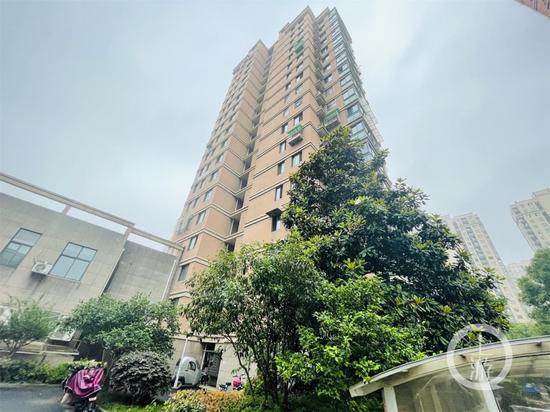 ▲5月13日,浙江杭州,时隔一年,杀妻分尸案的小区已恢复平静。摄影/上游新闻记者 时婷婷