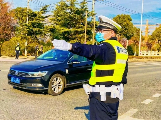 今日冬至上海迎来祭扫高峰直击各大墓园客流这些上海习俗你都知道吗