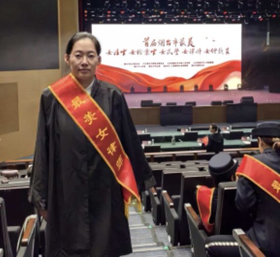 山东烟台“最美女律师”迟宗琳遇车祸去世，年仅42岁：生前常免费帮弱势群体打官司