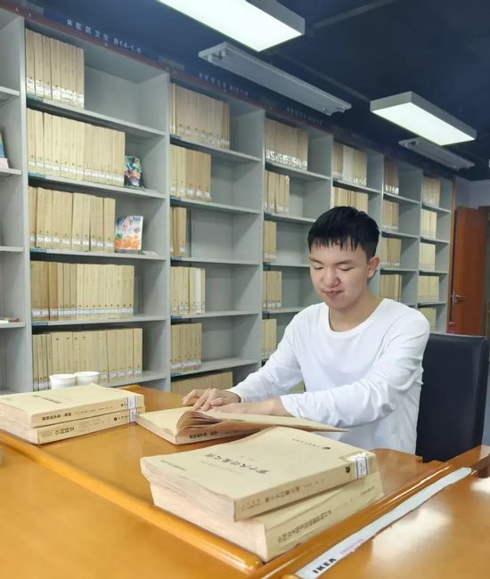 “山西挖眼案”受害男孩高考721分，全国同专业第一，考上长春大学成双学位大学生