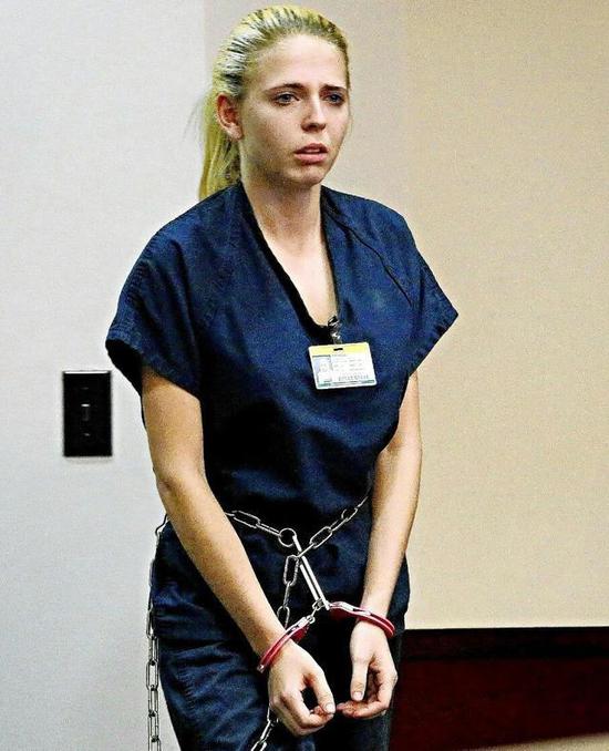 女教师与学生发生关系第一次在课堂上 手机新浪网