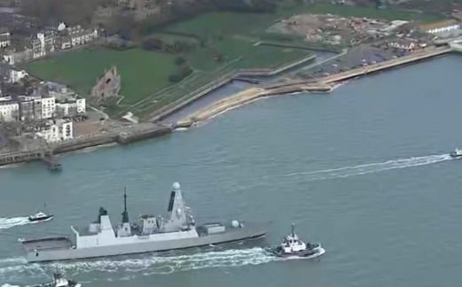 英国“龙”号驱逐舰启程前往东地中海