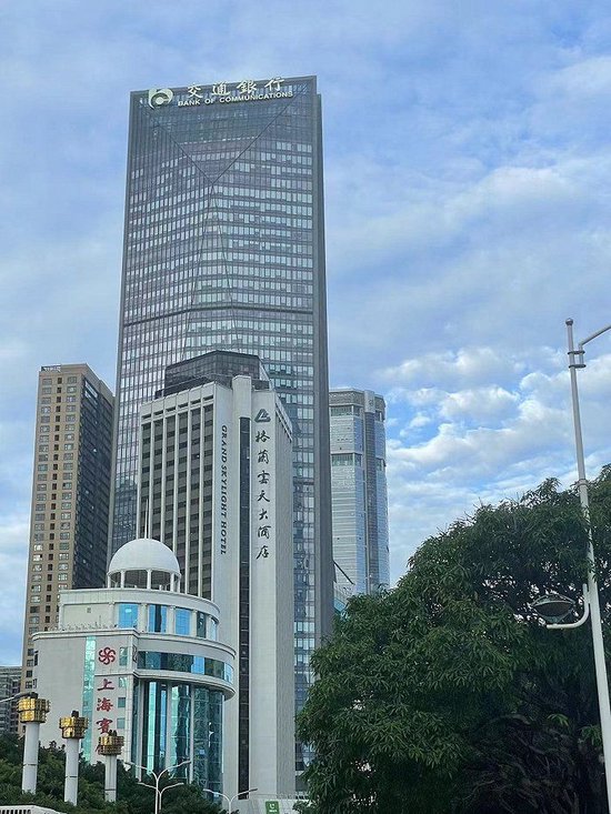 内塔尼亚胡刚警告完伊朗，就收到了坏消息，伊朗的最强援手露头了