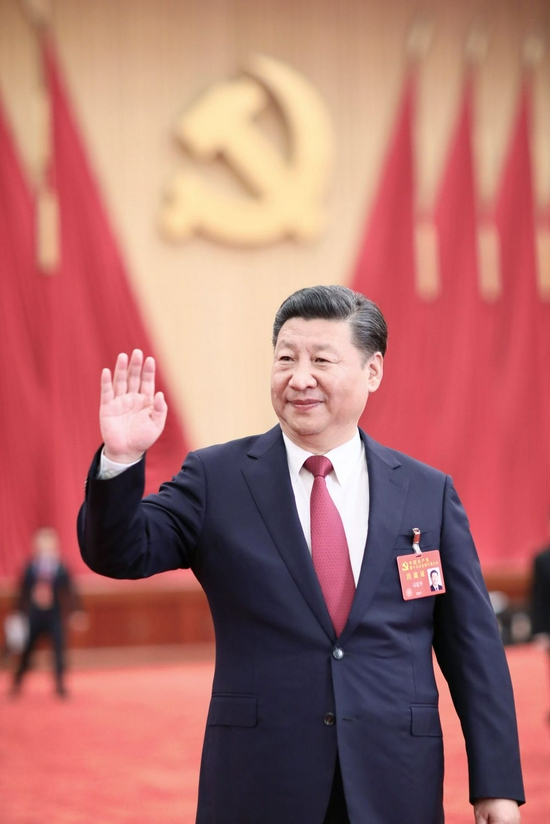 2017年10月25日，习近平在北京人民大会堂亲切会见出席党的十九大代表、特邀代表和列席人员。新华社记者 兰红光 摄