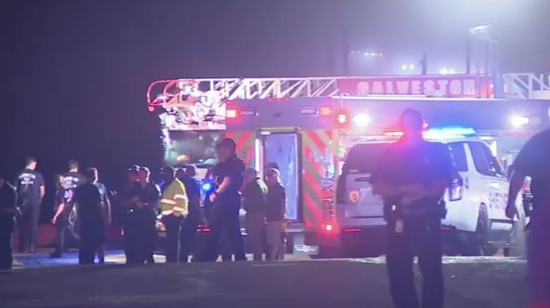 一墨西哥海军飞机在美国得州坠海 已致5人死亡