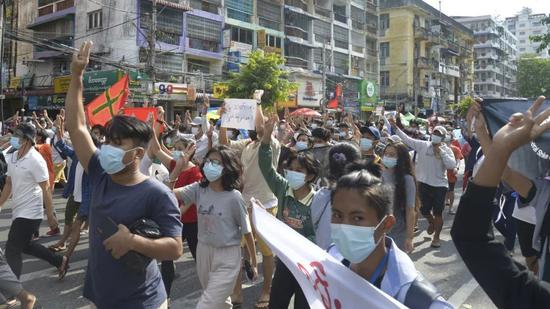  缅甸仰光街头的游行示威