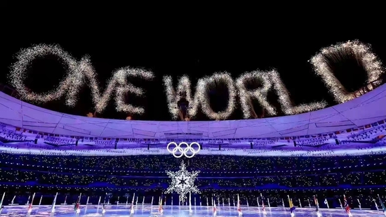  △20日晚，北京第二十四届冬季奥林匹克运动会闭幕式在国家体育场举行。