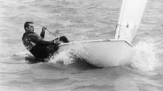 罗格曾经是帆船运动员。图片来源：国际奥委会官网。